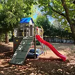 Rosa With Yard And Children's Playground דירה *
