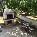 Rosa With Yard And Children's Playground Tar-Vabriga