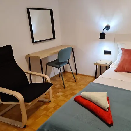 Rosa With Yard And Children's Playground 아파트