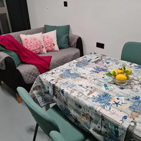 아파트 Rosa With Yard And Children's Playground Tar-Vabriga