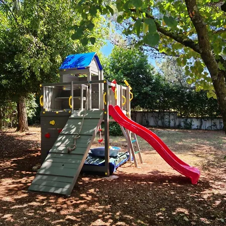 Rosa With Yard And Children's Playground Apartmán *