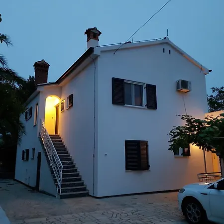 Rosa With Yard And Children's Playground