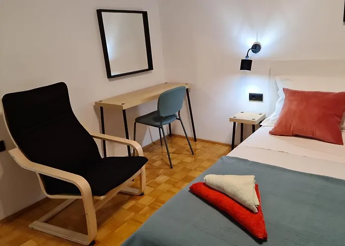 Rosa With Yard And Children's Playground 아파트