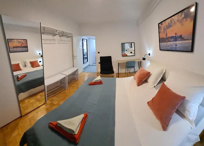 Rosa With Yard And Children's Playground *