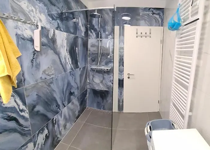 Rosa With Yard And Children's Playground *