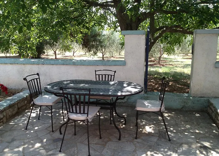 아파트 Rosa With Yard And Children's Playground Tar-Vabriga