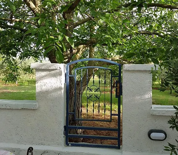 아파트 Rosa With Yard And Children's Playground *