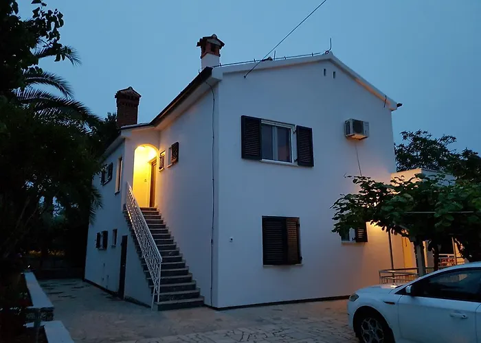 Rosa With Yard And Children's Playground