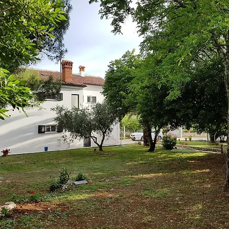 Villa Rosa Near Porec - Garden & Playground, Explore Istria Tar-Vabriga